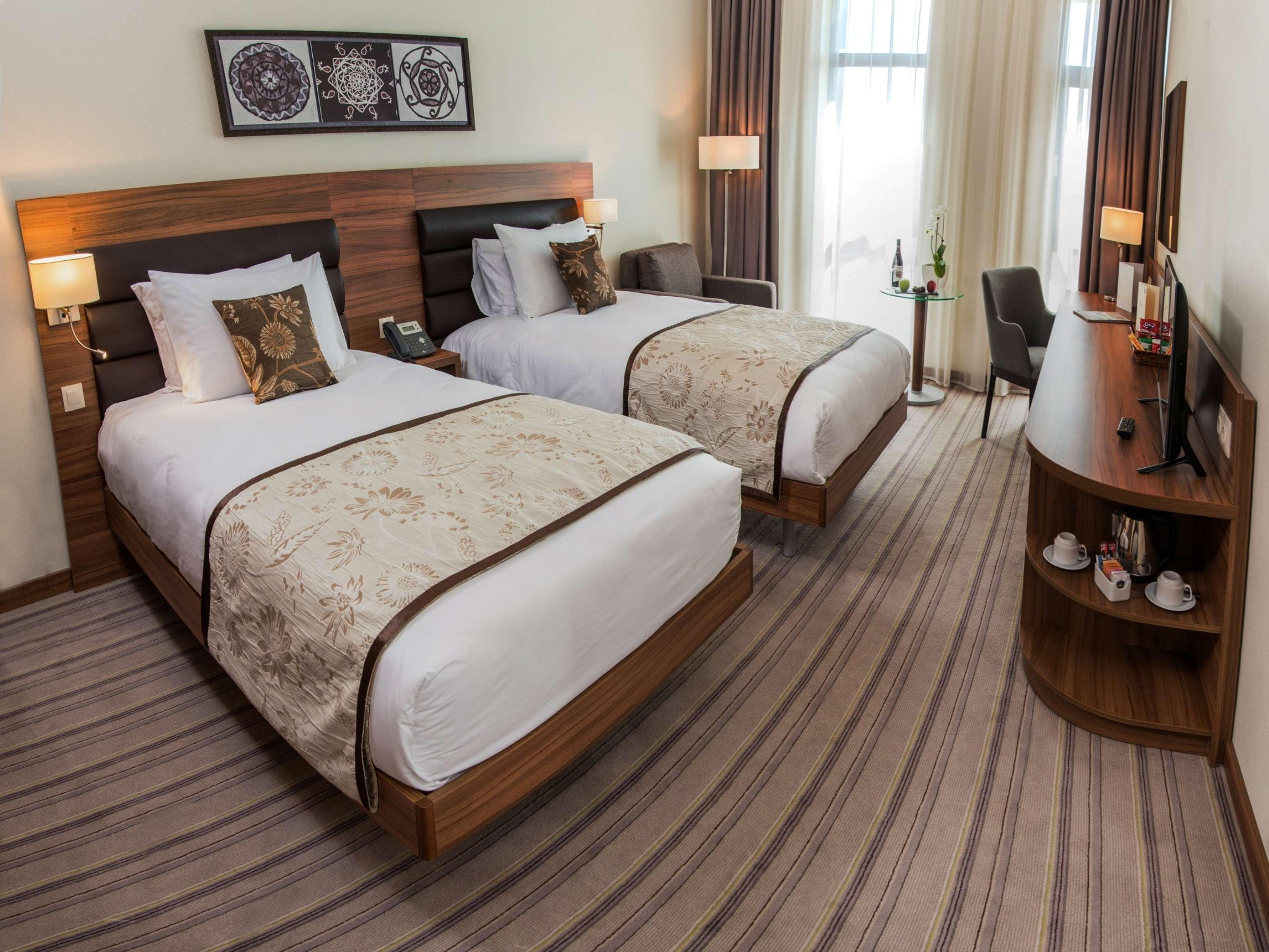 Hotel Western Premier Airport 4*